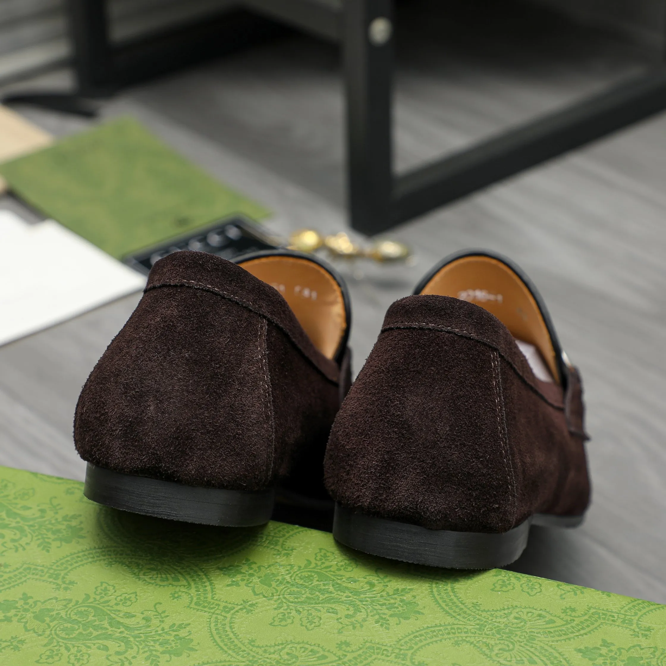 Men's shoes 💰p400 Product trademark: GUCCI "Gucci" business casual leather shoes Regular size: 38-46 (38.45.46 custom-made, non-returnable) Product materials: Selected suede cowhide upper, cowhide lining, original rubber outsole
